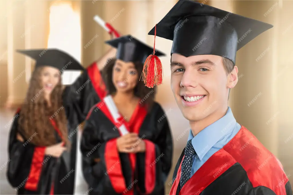 Gambar siswa-siswi sedang wisuda